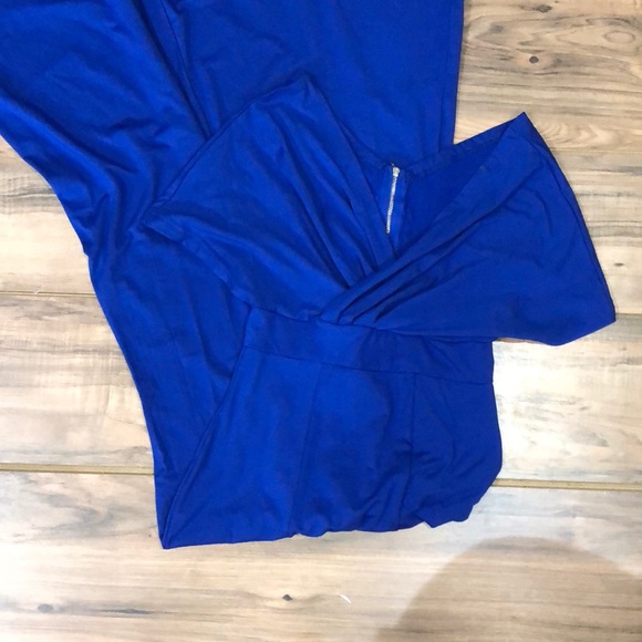 boutique Dresses & Skirts - Blue jersey style fit and flare formal sz XS